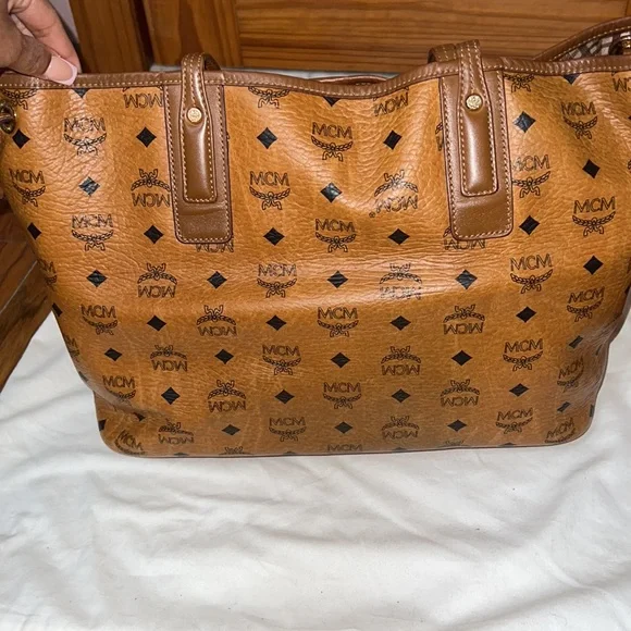 Reversible tan MCM tote bag - Picture 3 of 7